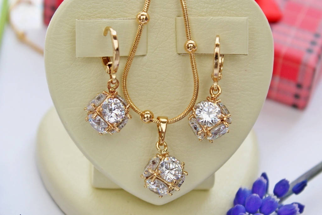 

Набор Xuping Jewelry серьги подвески и кулон шарик в кубике 10 мм без цепи золотистый