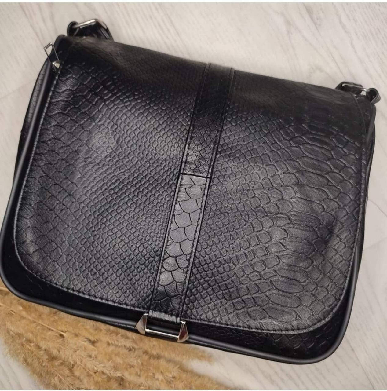 

Сумка-клатч женская кожаная с теснением, р. 25*28*8 см "David Bags" недорого оптом от прямого поставщика
