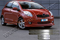 Накладки на пороги Omsa на Toyota Yaris 2010