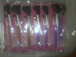 Пензлик макіяжний набір.