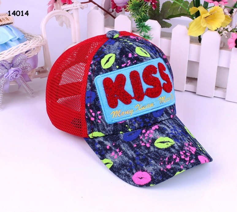 Кепка Kiss для девочки. 50-52 см - фото 1 - id-p543613644