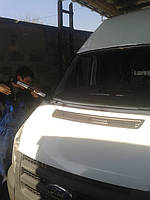 Замена лобового стекла на микроавтобус Ford Transit