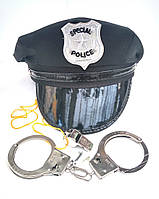 Фуражка наручники свисток поліцейського