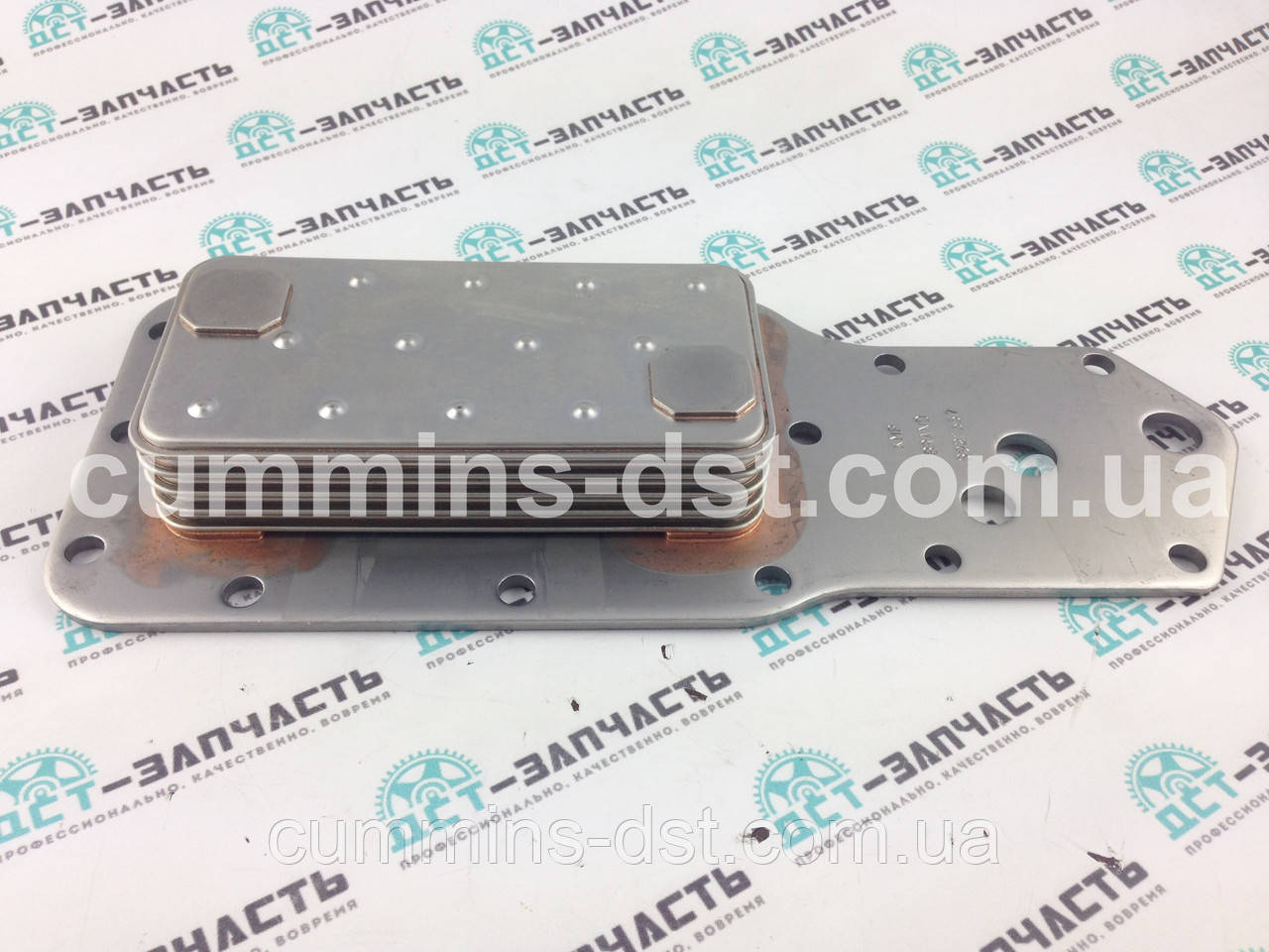 Маслоохолоджувач радіатор масла Cummins 4B 3957543/3904320 3918292/3921557