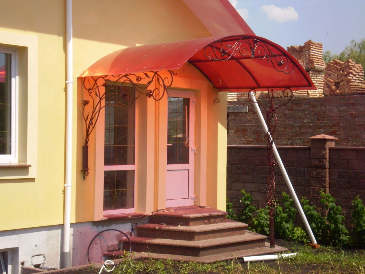 Кований козирок