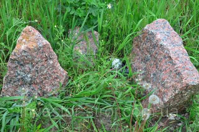 Недорого доставим бут по городу Харькову Бут красный с черной прожилкой Харьков