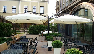 Вуличні консольні парасольки "DOUBLE XL" 6х3м для літніх відкритих майданчиків