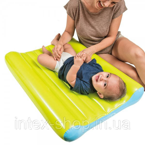 Надувний килимок для пеленування Intex 48422 (78х58х13 см) з насосом