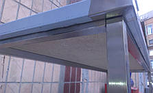 Стіл виробничий з нержавіючої сталі з бортом, двома верхніми і однієї нижньої полицями, фото 3