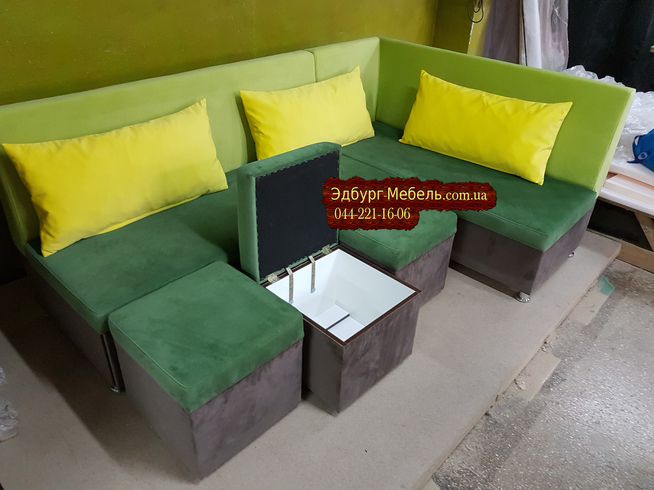 Кухонний куточок = ліжко — 2500х1500 мм + 3 пуфи