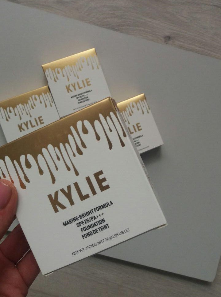 Компактная пудра Kylie Jenner Marine Bright Formula Powder SPF 25/PA +++ - фото 2 - id-p547979788