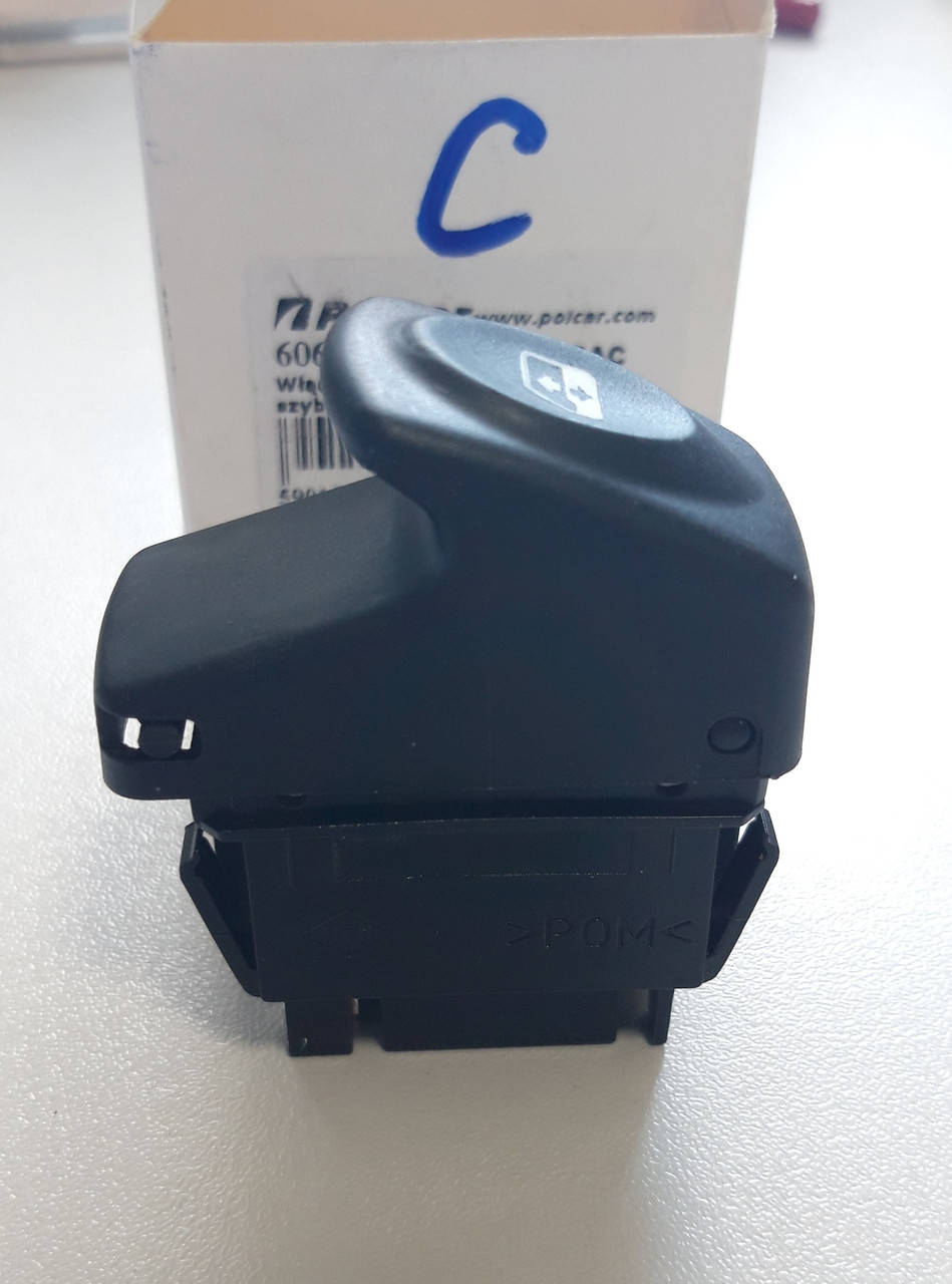 

Кнопка стеклоподъемника правая Kangoo 98-08г.в. 6контактов смотрите фото!