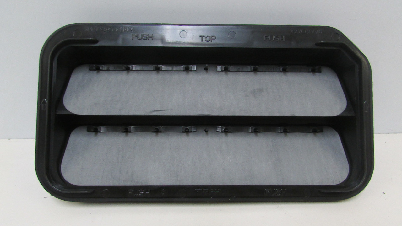 Решітка вентиляційна GM 22702778 Buick LaCrosse & Cadillac ATS CT6 CTS SRX & Chevrolet Camaro Captiva Malibu