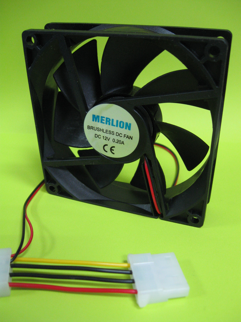 Кулер корпусних Merlion 9025 DC sleeve fan 4pin + 4pin molex - 90*90*25мм, 1300об/хв