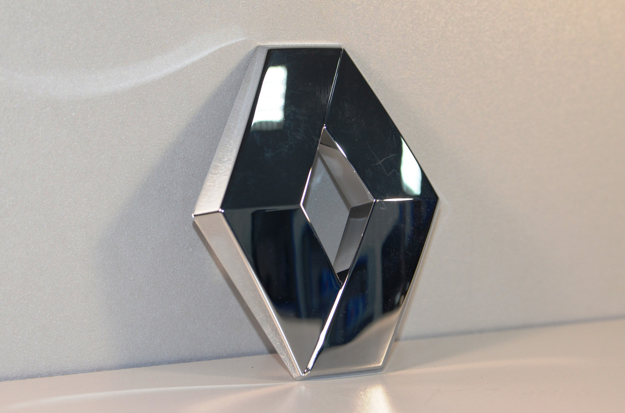 Монограма знак "RENAULT" решітки радіатора на Renault Master III 2010->14 — Renault (Франція) - 8200052586