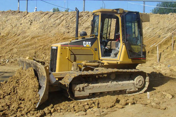Оренда бульдозера CAT D4