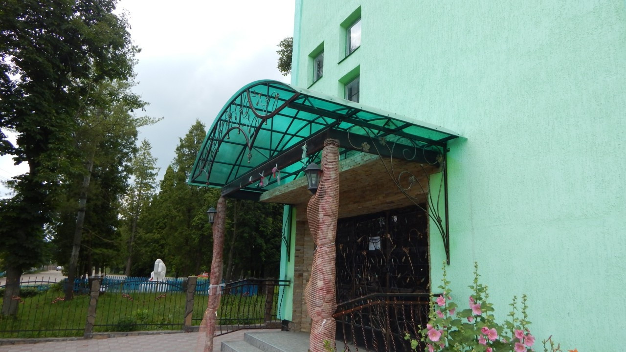 Кований козирок, навіс