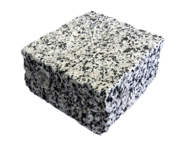 Брусчатка гранитная колотая покостовка 10х10х5 см Брусчатка гранитная колотая покостовка 10х10х5 см