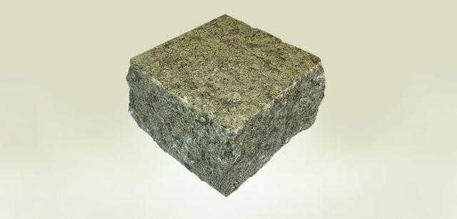 Брусчатка гранитная колотая роговская 10х10х5 см Брусчатка гранитная колотая роговская 10х10х5 см