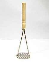 Картофелемялка з дерев'яною ручкою