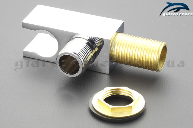 Хромований куточок з лейкодержателем для душової кабіни, гідромасажного боксу UD-05 латунний, прихованого монтажу з сполуками 1/2 дюйма.