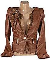 Куртка жіноча демісезонна коричнева. З квіткою на грудях. Екошкіра