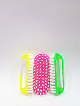 Щітка для одягу, килимів і м'яких меблів