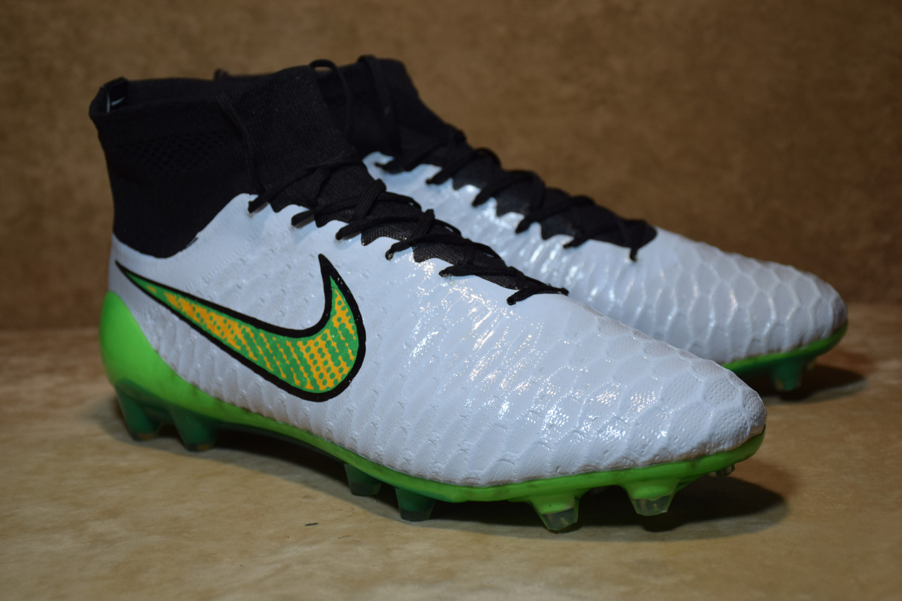 White nike magista obra fg hotsell