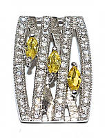 Кулон з білим та жовтим цирконом. Родій. Довжина: 1,7 см. Ширина: 11 мм.