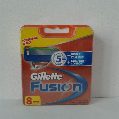 Кассеты для бритья Gillette Fusion 8 шт. ( Картриджи, лезвия Жиллет фьюжин оригинал Германия ) - фото 3 - id-p551807235