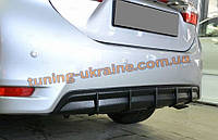 Накладка на задній бампер (дифузор) з ABS пластику на Toyota Corolla 2013+