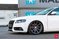 Audi A4 на дисках Vossen VFS-10