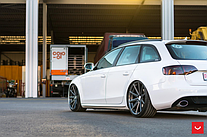 Audi A4 на дисках Vossen VFS-10