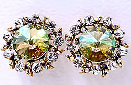 Сережки з кристалами, білого та жовто-зеленого хамелеону. Позолота. Діаметр: 19 мм. Італійська застібка.