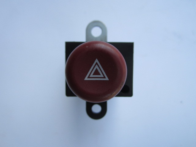 Кнопка аварійки аварийки NILES06005 9 контактів Mitsubishi Galant E30 1987-1993 рв.