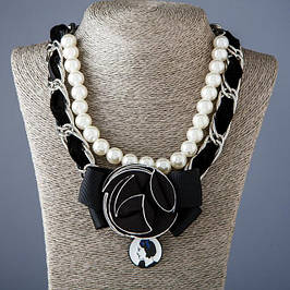 Кольє і намиста в Романтичному стилі