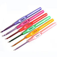 Крючки металлические цветные с пластиковой ручкой №2
