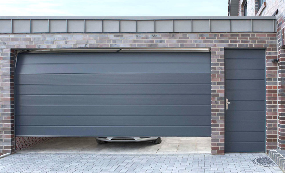 Монтаж секционных ворот в Івано-Франковське