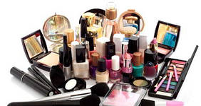 Декоративна косметика: що важливо про склад косметичних продуктів.