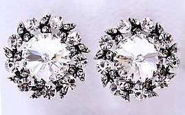 Сережки з білого кольору. Родій. Діаметр сережки: 19 мм. Італійська застібка.