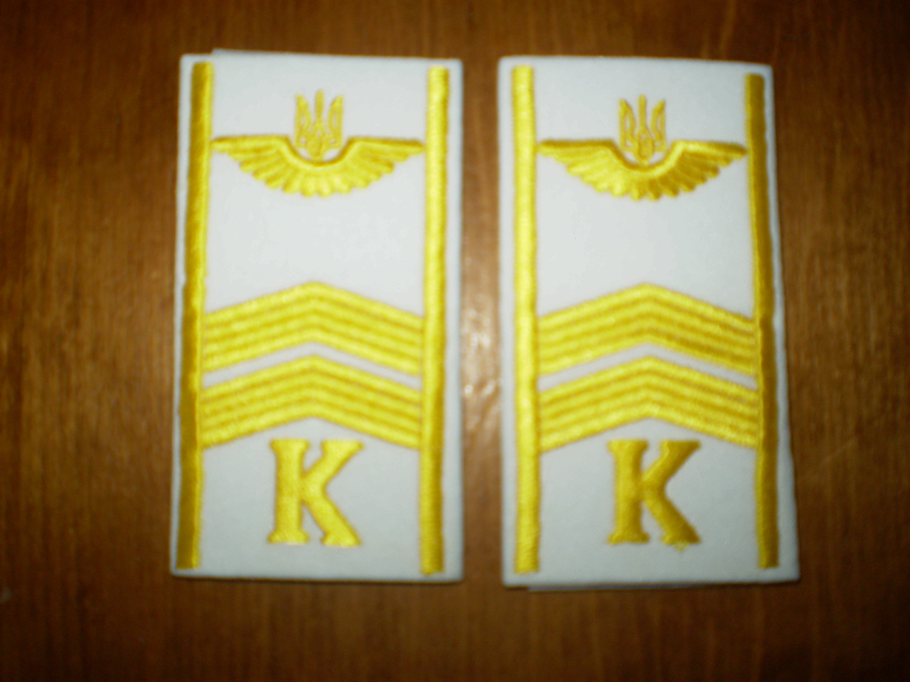 Погони курсантські цивільної авіації на сорочку "К" 2 смуги вишиті жовтим, герб, білі