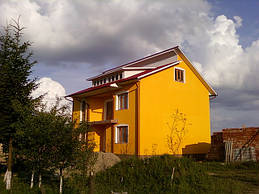 Один з перших будинків, побудованих нами