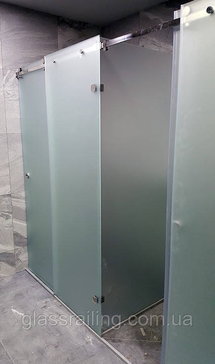 Скляні розсувні душові перегородки Скляні душові перегородки