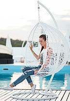 Підвісне крісло з ротанга "Емілія".