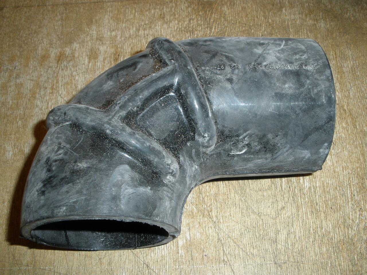 Шланг ДМРВ воздухоподводящий ГАЗ 3110 ДВС 406 (31029-1109300-51, пр-во - Оригінал)