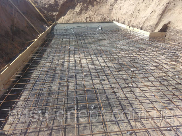 Бетонування плитного фундаменту Забетонувати майданчик у Дніпры за хорошою ціною