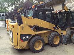 Мінінавантажувач Caterpillar 242B3 High flow (типу бобкет, Bobcat)