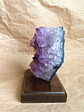 Аметистова друза на дерев'яній підставці. Друза з аметисту сувенірна., фото 5