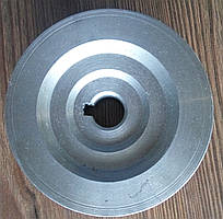 Привідний шків до роторної ремінної косарки (d-90 mm, під шпонку, цільноточений)