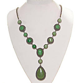 Кольє і Кулони з Нефритом